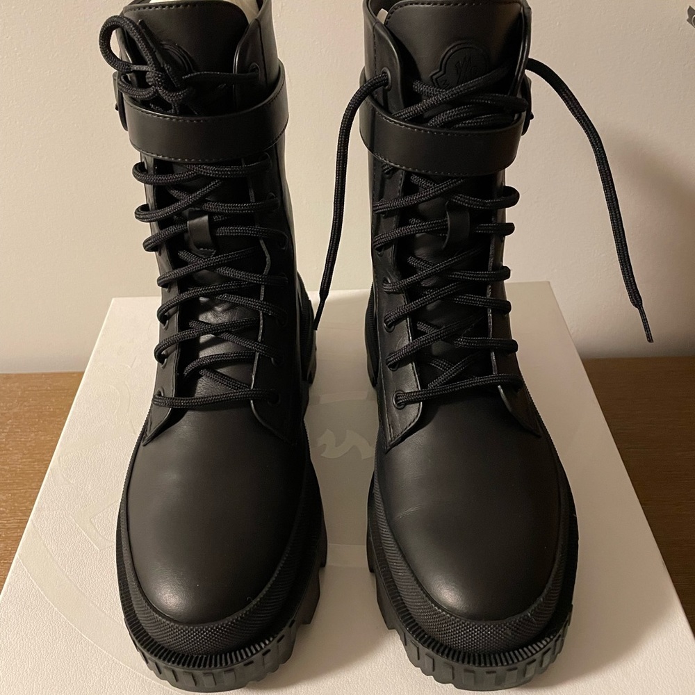 Moncler Carinne Boot size 36 (6.5)